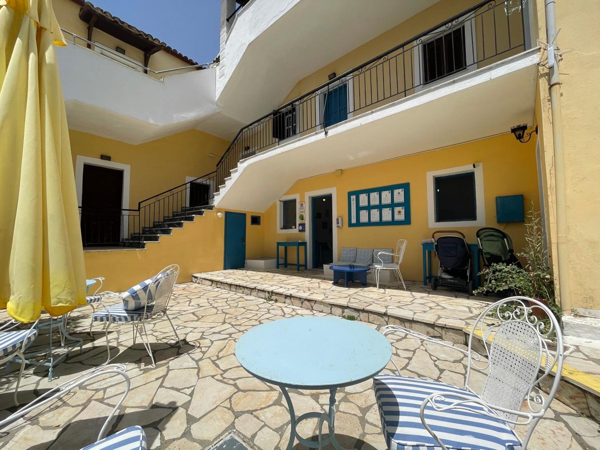 Sunflower Apartments & Studios Kassiopi Exteriör bild