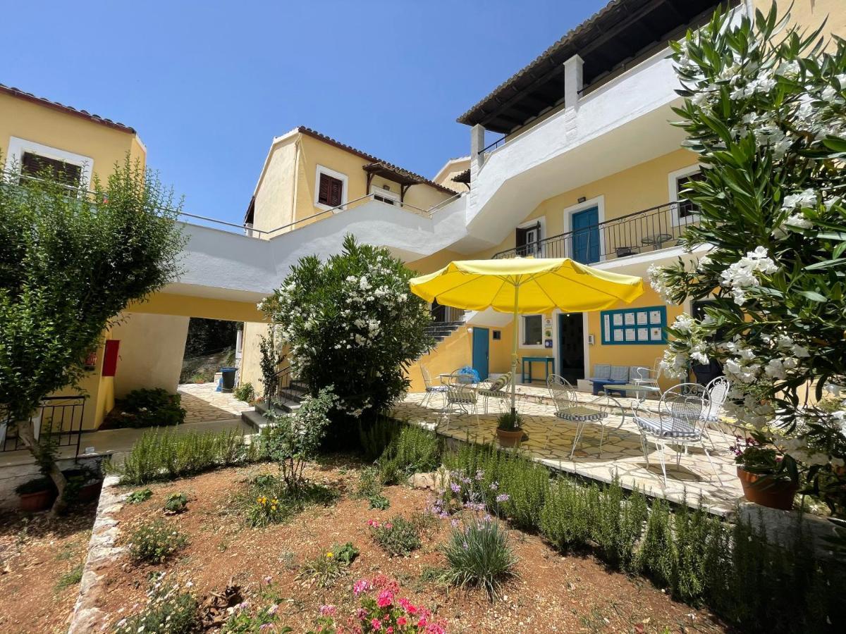 Sunflower Apartments & Studios Kassiopi Exteriör bild