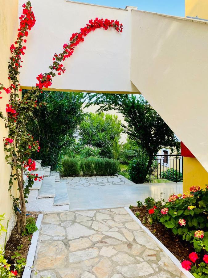 Sunflower Apartments & Studios Kassiopi Exteriör bild